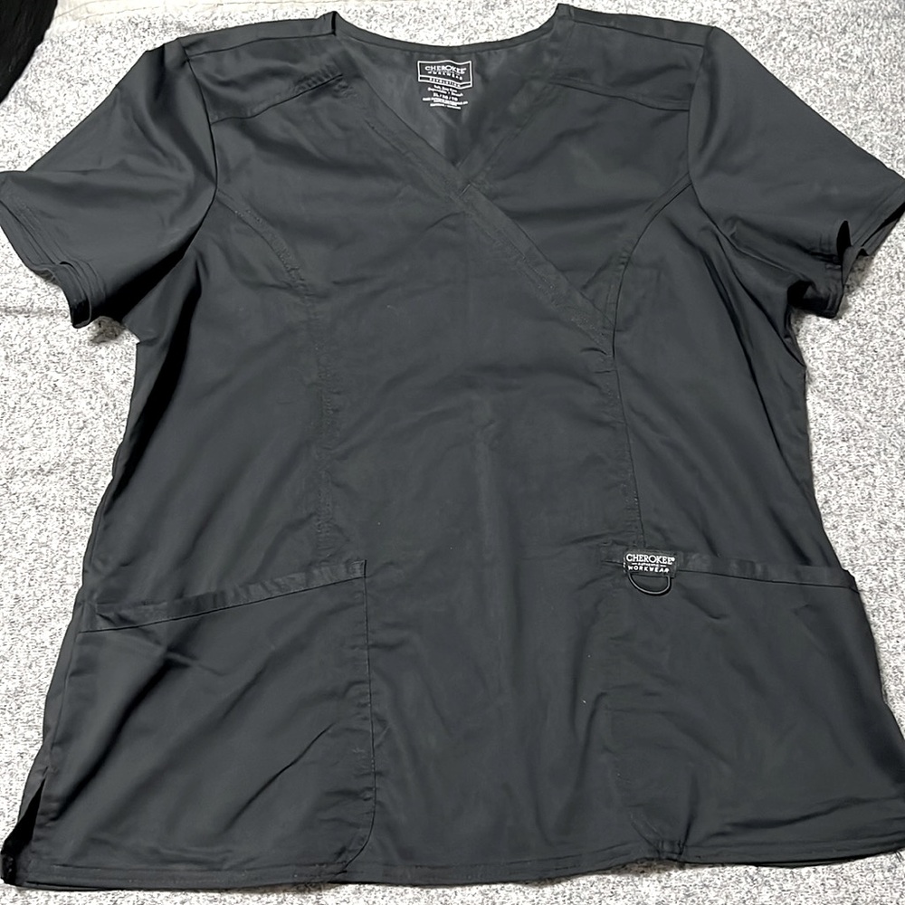 Women’s Cherokee Revolution stretch scrub top black size XL